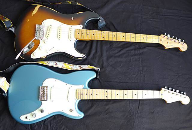 Fender Player Duo-Sonicとストラトキャスターの大きさ比較