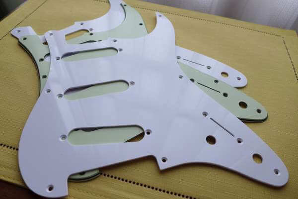 ストラトキャスターのピックガードを1ボリューム1トーンでオーダー②